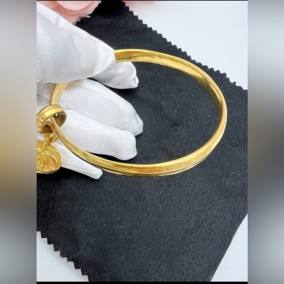 Chanel VINTAGE BRACELET 96P FRANCE - Picture 9 of 9